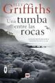Una tumba entre las rocas